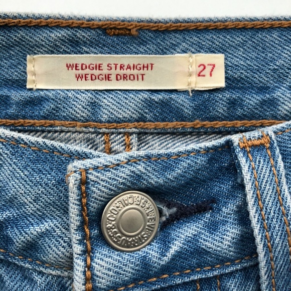 Levi's Wedgie Straight High Rise Distressed Jeans - Picture 5 of 8